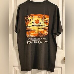 Like New Men's Struttin’ Cotton Clemson Tiger Paw Mens T-Shirt “Evening Airshow”
